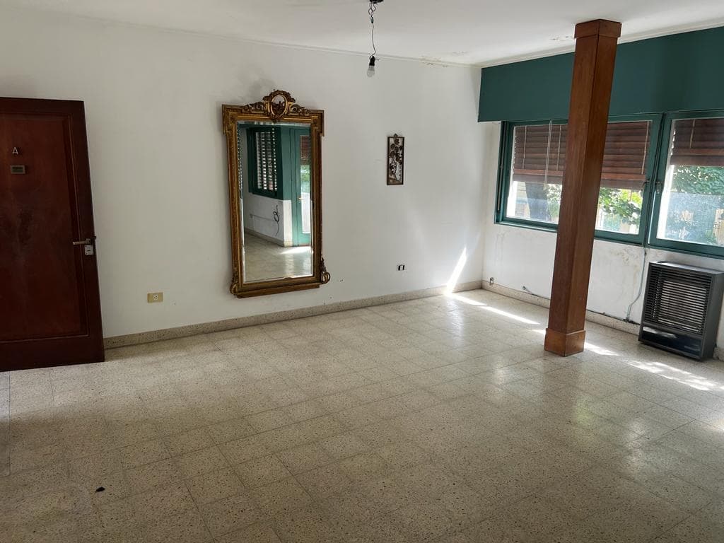 Excelente Departamento Ubicado En Zona Facultades , Primer Piso Por Escalera Al Frente. Cuenta Con Dos Dormitorios Con Plcard , Cocina Comedor Totalmente Separada , Living Comedor , Lavadero Separado , Balcon Al Frente Y Cochera,